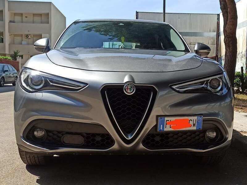 Grigio Usata 2017 Alfa Romeo Stelvio Executive SUV | 18.800 € (Cara) - Immagine 1/4