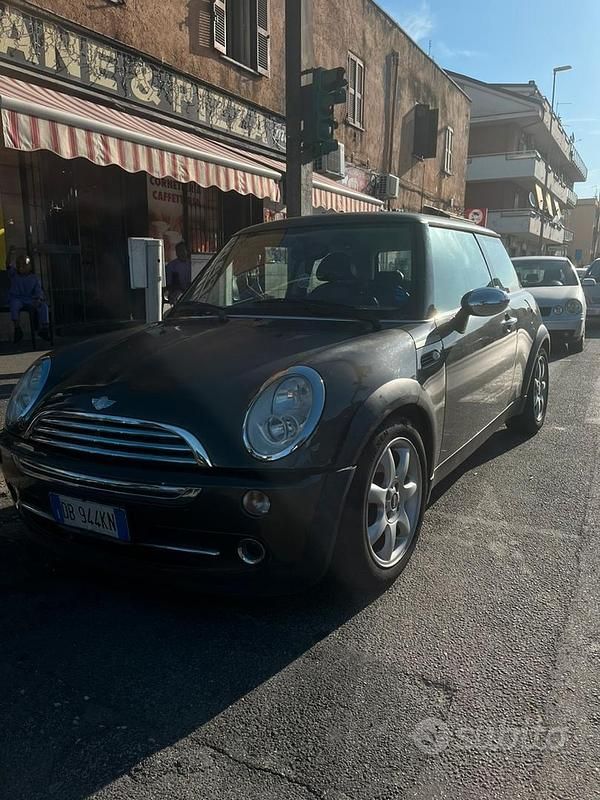 Usata Mini Cooper 116 CV (85 kW) 2004 Grigio Utilitaria