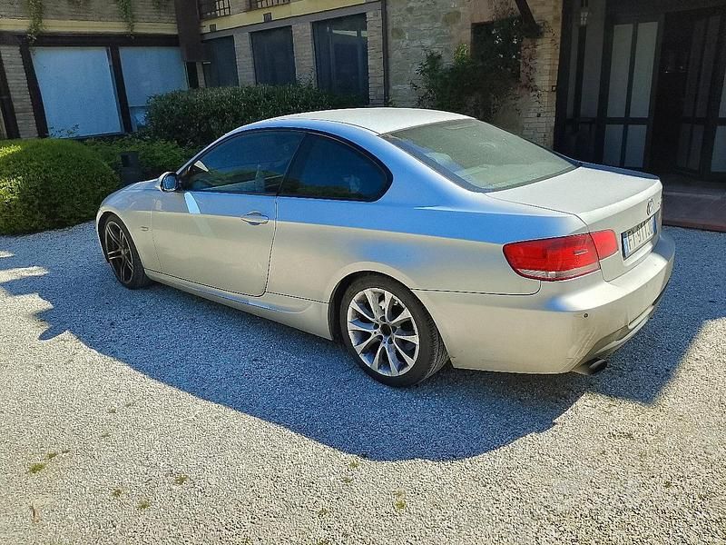 Usata BMW 320 170 CV (125 kW) 2008 Coupé