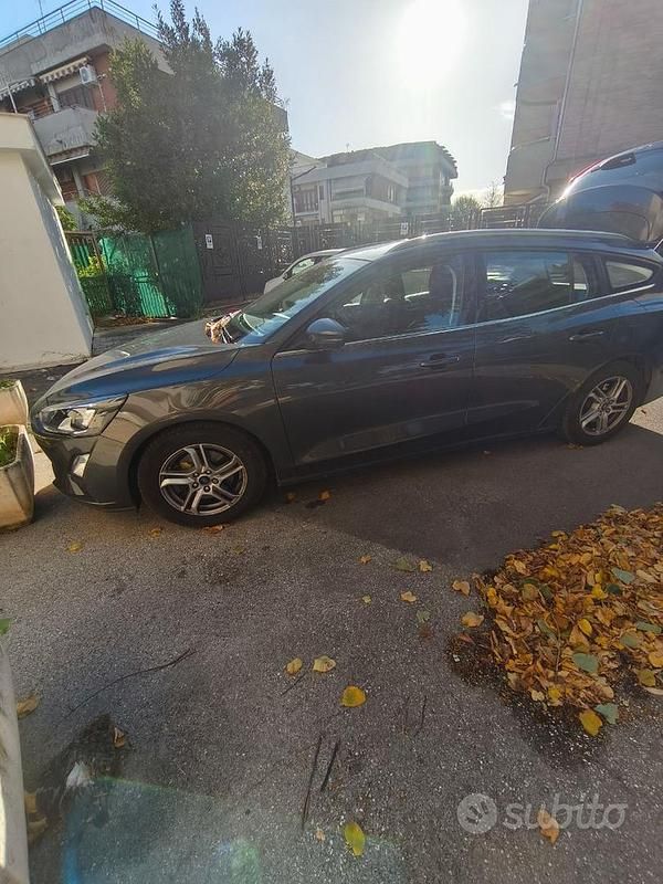 Usata Ford Focus 120 CV (88 kW) 2020 Grigio Station wagon