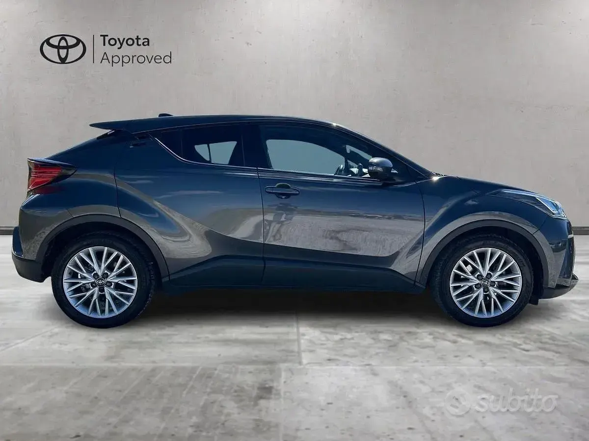 Usata Toyota C-HR Lounge 122 CV (89 kW) 2022 Grigio SUV