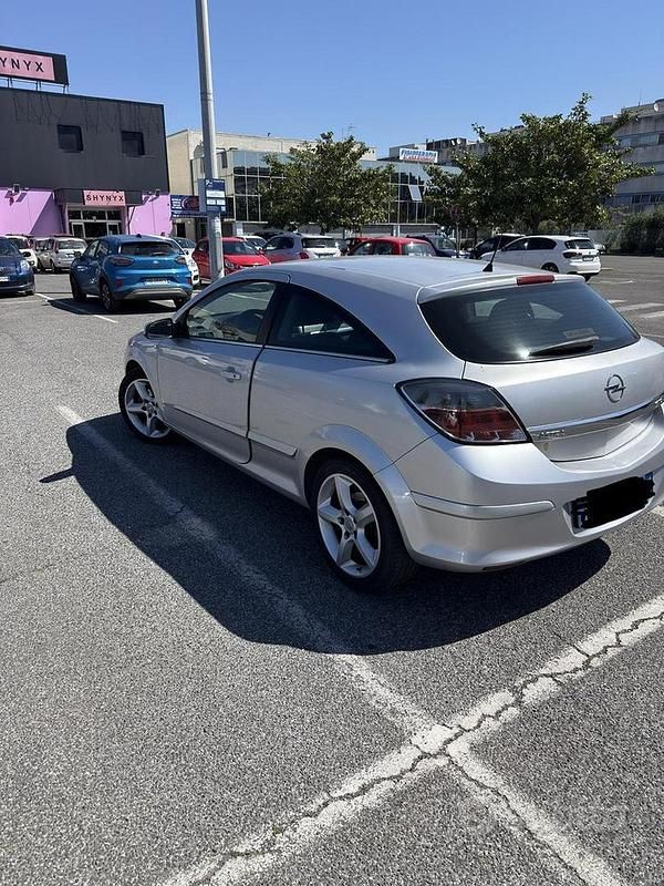 Usata Opel Astra GTC 2008 Grigio Berlina
