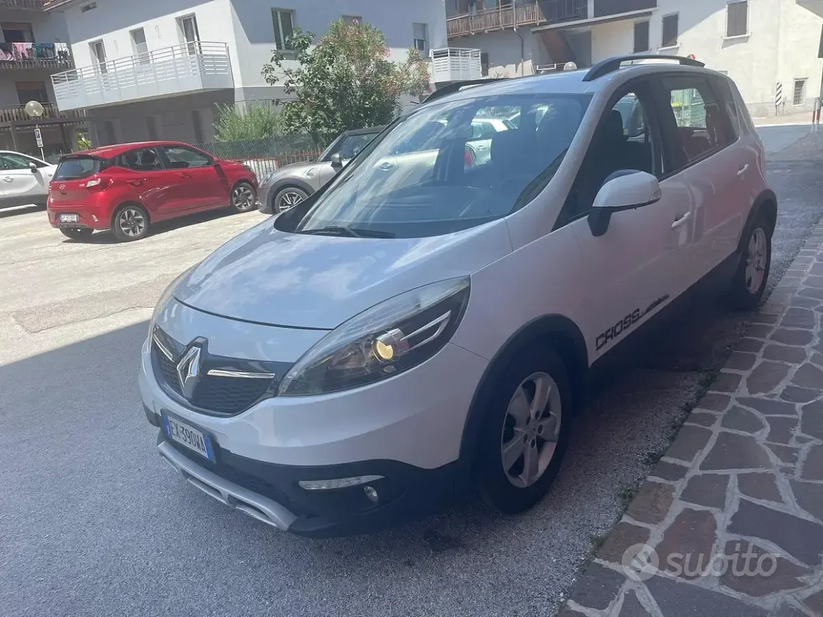 Usata Renault Scénic XMOD 110 CV (80 kW) 2015 Bianco Monovolume