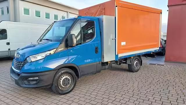 Usata Iveco 35.12 115 CV (84 kW) 2021 Blu Furgone