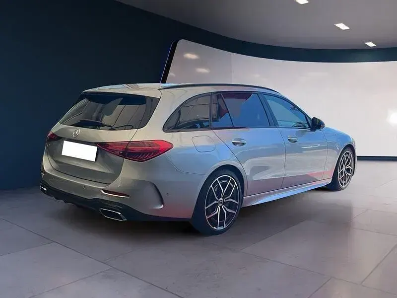 Usata Mercedes 220 Premium 197 CV (144 kW) 2023 Argento Station wagon