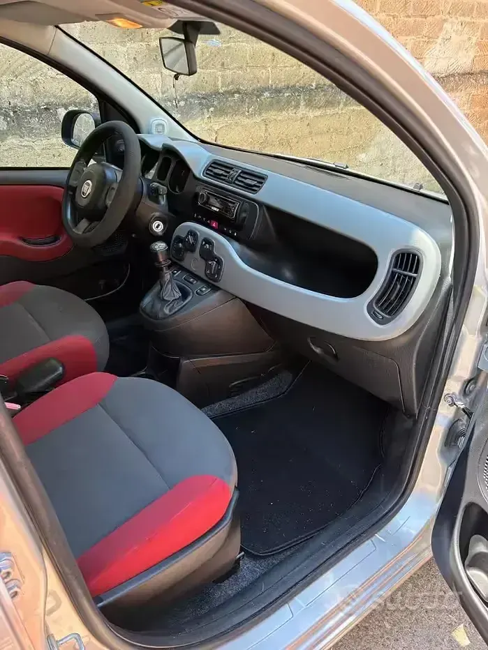 Usata Fiat Panda 85 CV (62 kW) 2015 Utilitaria