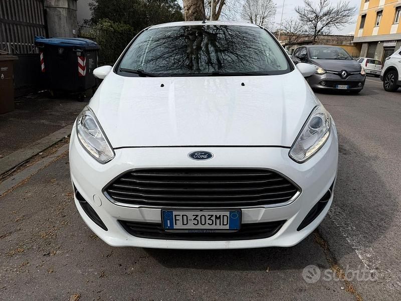 Usata Ford Fiesta Titanium 95 CV (69 kW) 2016 Bianco Berlina