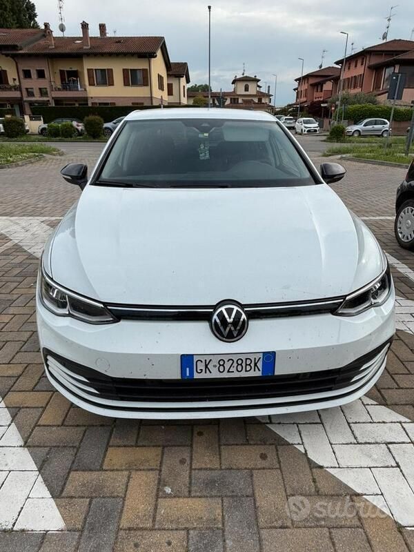 Bianco Usata 2021 VW Golf VIII Style Tre volumi | 21.000 € (Buon prezzo) - Immagine 1/4