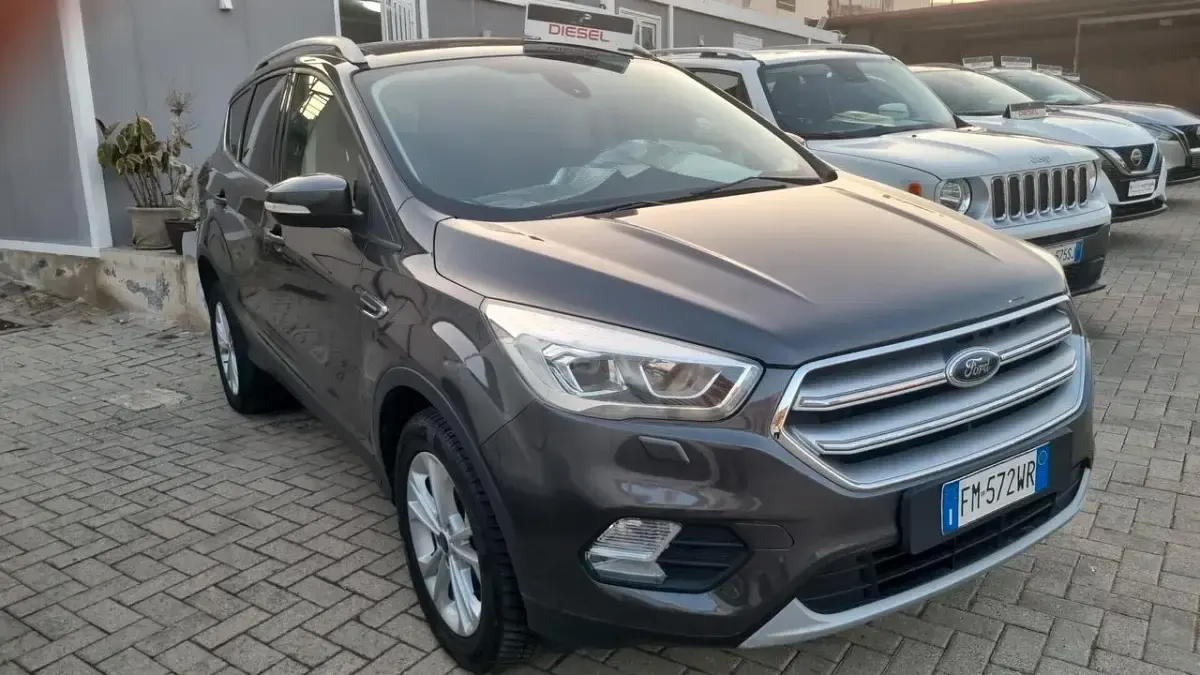 Usata Ford Kuga Vignale 150 CV (110 kW) 2018 Grigio SUV