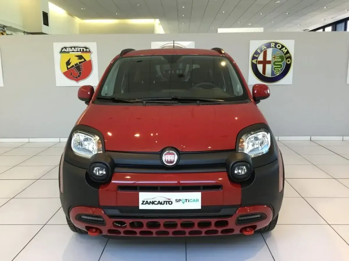 Usata Fiat Panda Cross Cross 69 CV (50 kW) 2024 Rosso Utilitaria