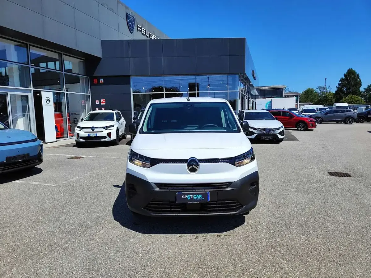Nuova Citroën Berlingo Touch 101 CV (74 kW) 2026 Kaolin white Monovolume
