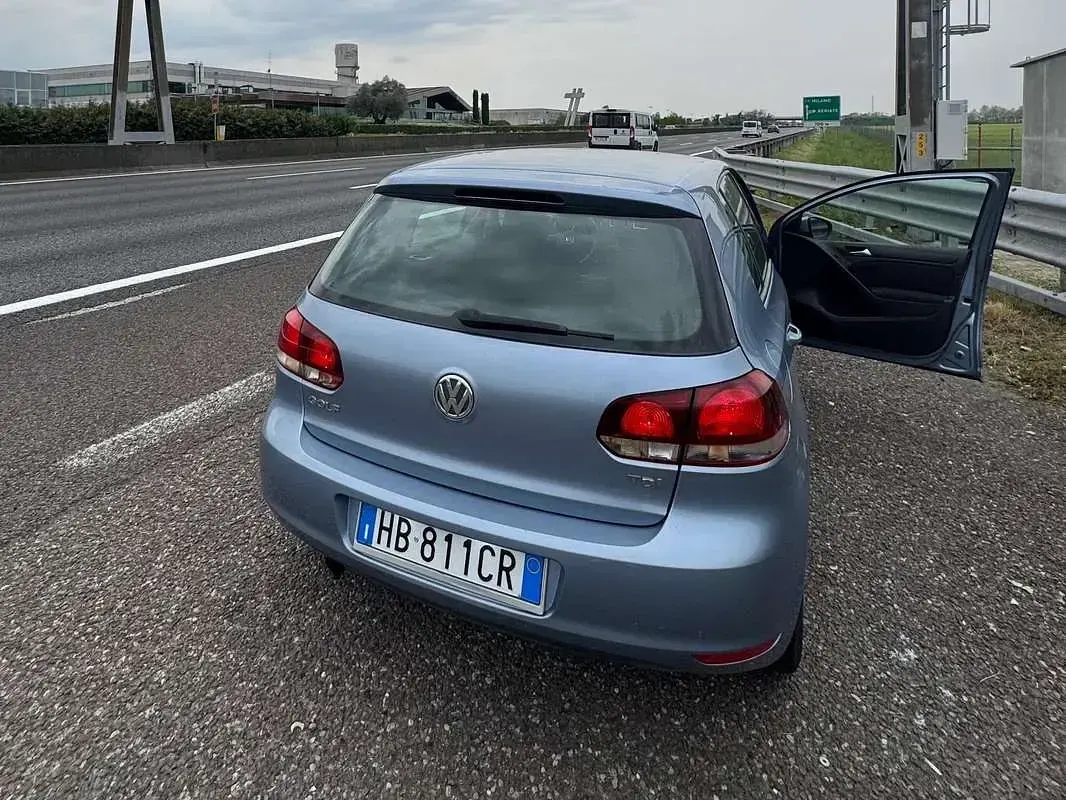 Usata VW Golf VI 105 CV (77 kW) 2009 Blu Utilitaria