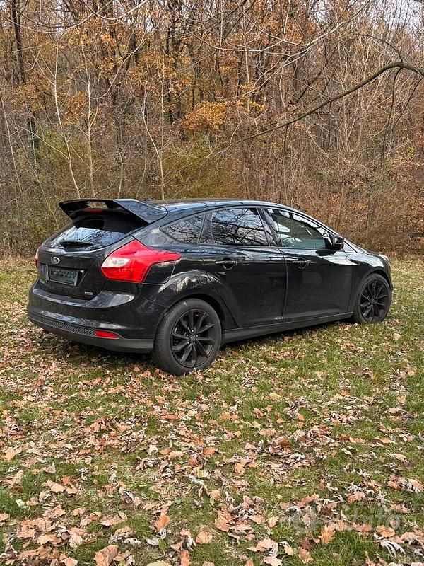 Usata Ford Focus 95 CV (69 kW) 2011 Nero Berlina