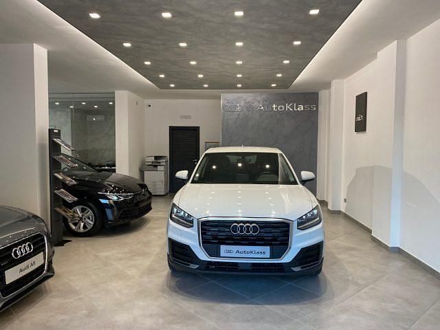 Usata Audi Q2 Business 116 CV (85 kW) 2019 Bianco SUV