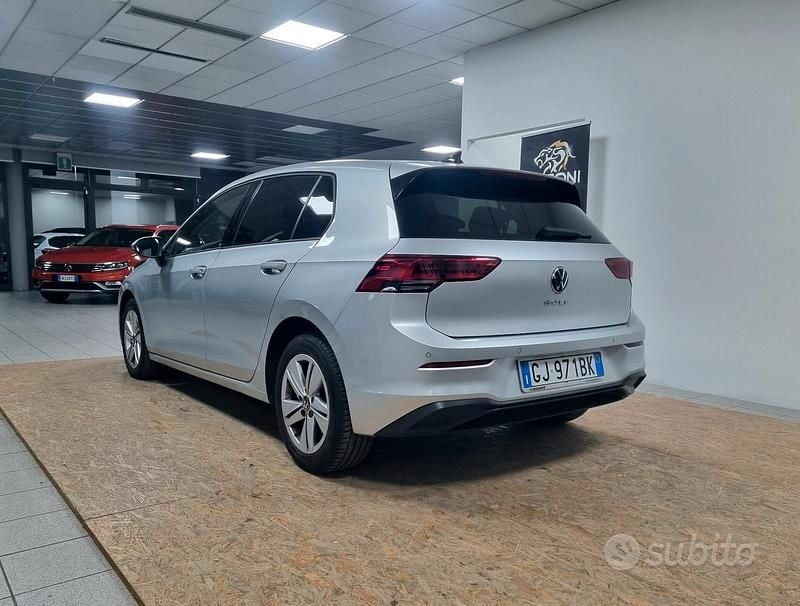 Usata VW Golf VIII Life 150 CV (110 kW) 2022 Grigio Berlina