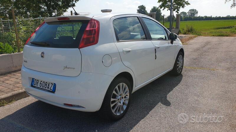 Usato 2008 Fiat Grande Punto Benzin (7.500 €)