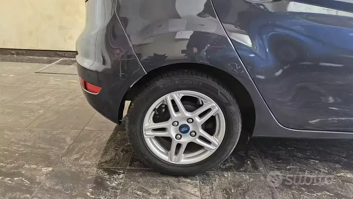Second-hand Ford Fiesta Titanium 97 CP (71 kW) 2014 Albastru Hatchback