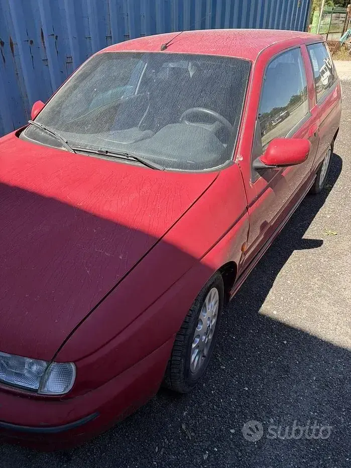 Usata Alfa Romeo 145 103 CV (75 kW) 2000 Rosso Utilitaria