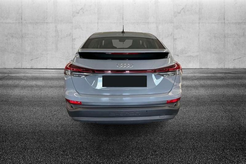 Käytetty Audi Q4 e-tron Business 69 kW (95 HP) 2022 Harmaa Katumaasturi