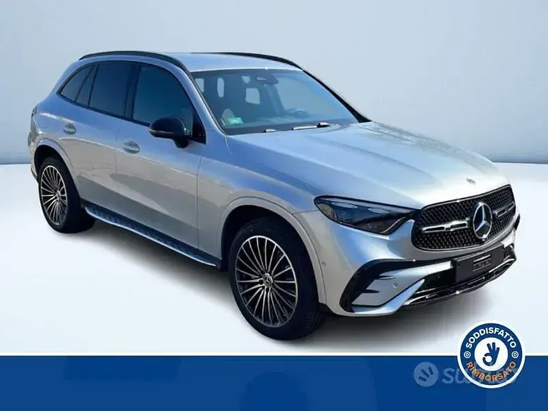 Nuova Mercedes GLC300e AMG 2026 Grigio SUV