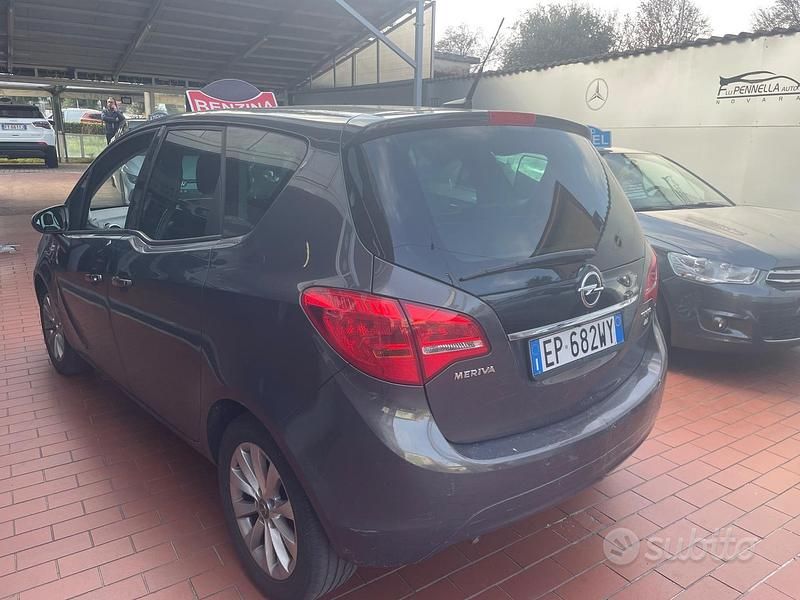 Usata Opel Meriva Cosmo 120 CV (88 kW) 2013 Grigio Monovolume