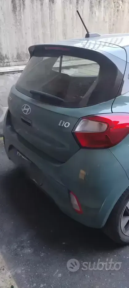 Usata Hyundai i10 67 CV (49 kW) 2023 Verde Utilitaria
