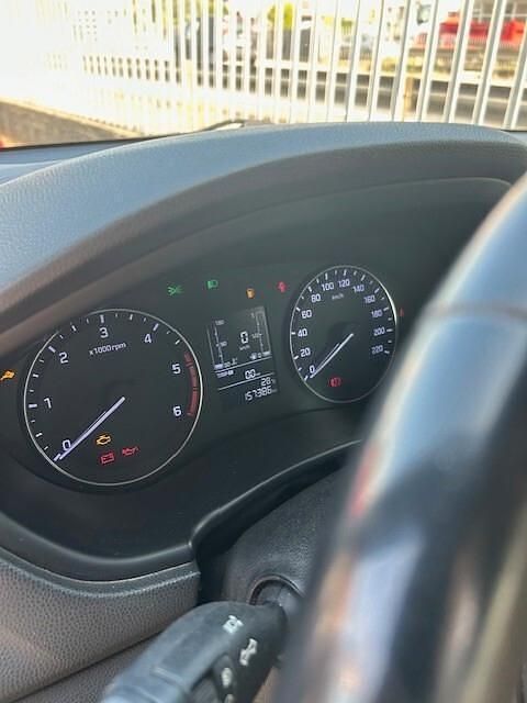 Usata Hyundai i20 Style 74 CV (54 kW) 2015 Grigio Berlina