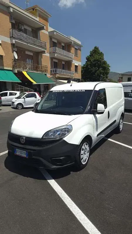 Usata Fiat Doblò Dynamic 105 CV (77 kW) 2016 Bianco Monovolume