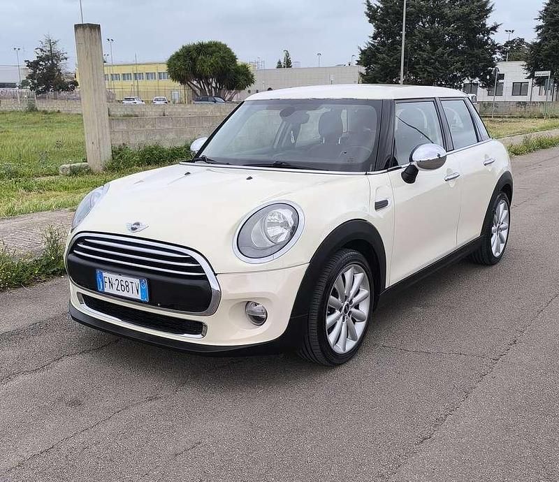 Usata Mini One D 95 CV (69 kW) 2018 Beige Utilitaria
