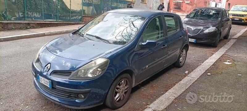 Blu Usata 2006 Renault Clio II Tre volumi | 2000 € - Immagine 1/4