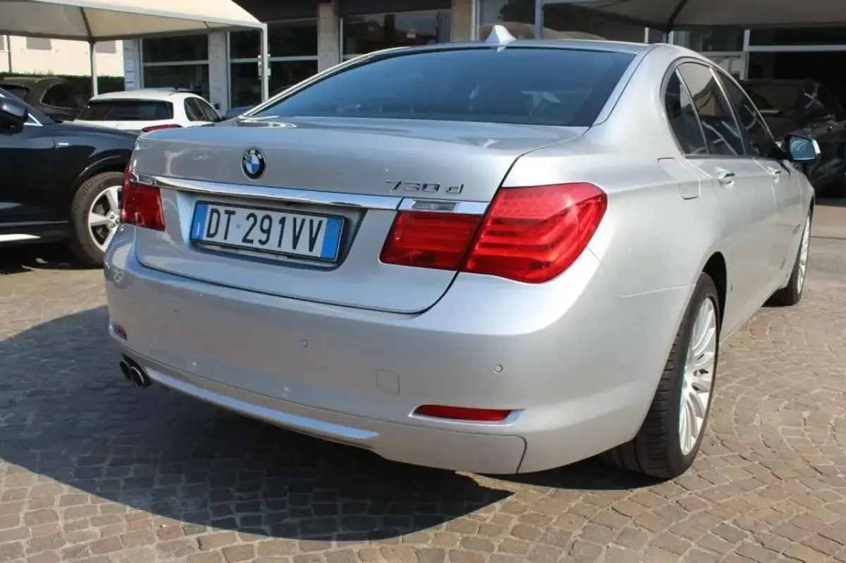 Usata BMW 730 245 CV (180 kW) 2009 Argento Berlina