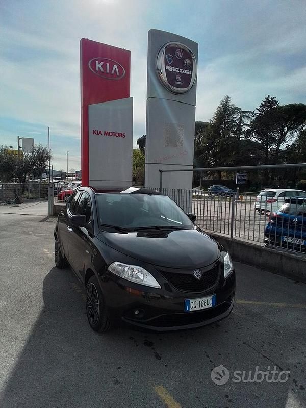 Usata Lancia Ypsilon S 69 CV (50 kW) 2021 Nero Utilitaria