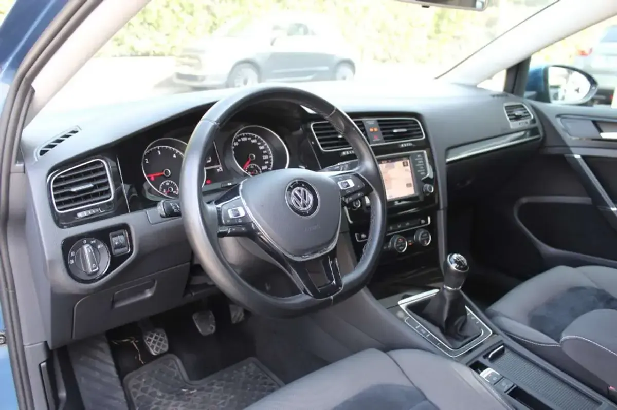 Usata VW Golf VII Highline 110 CV (80 kW) 2016 Blu Berlina