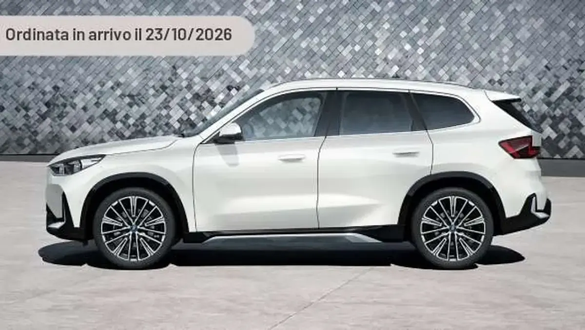 Begagnad BMW iX M Sport 103 kW (141 HK) 2024 Silver SUV