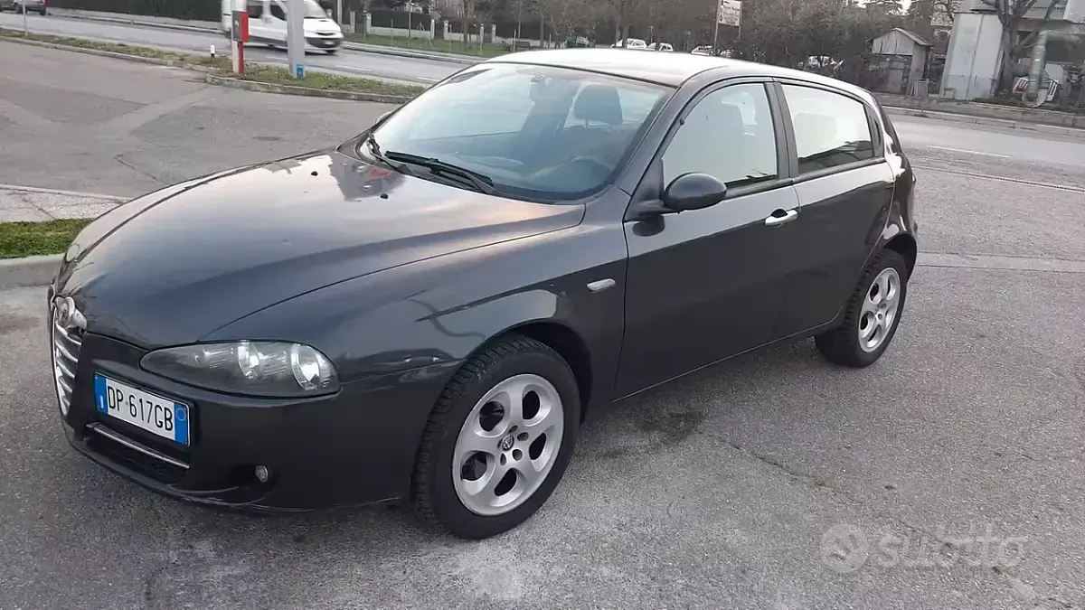 Usata Alfa Romeo 147 Progression 120 CV (88 kW) 2009 Nero Utilitaria