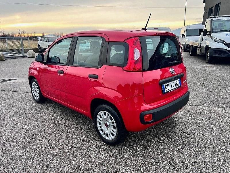 Usata Fiat Panda Easy 69 CV (50 kW) 2020 Rosso Utilitaria