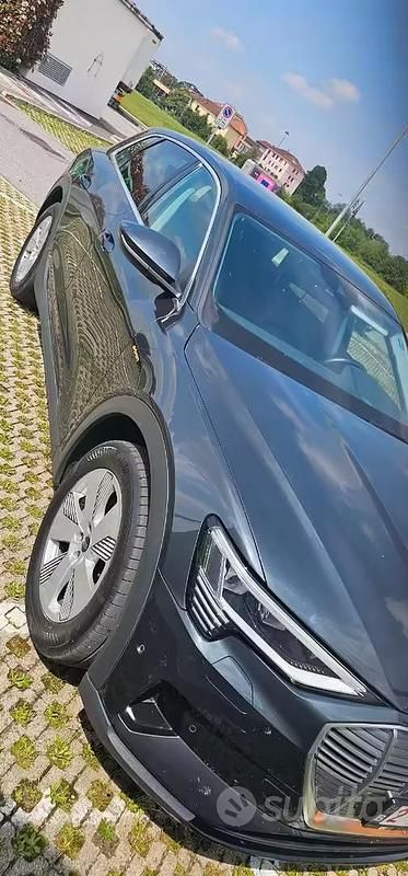 Usata Audi e-tron 230 kW (313 CV) 2021 Grigio SUV