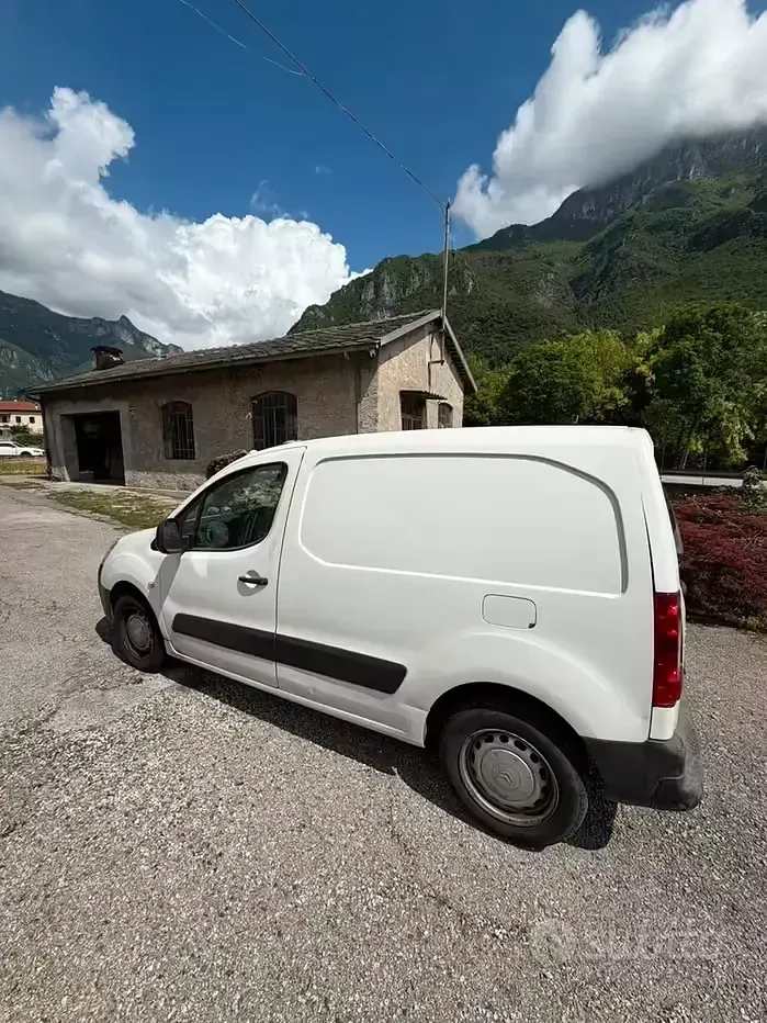 Usata Citroën Berlingo 98 CV (72 kW) 2011 Bianco Monovolume