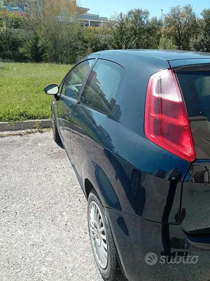 Usata Fiat Grande Punto 75 CV (55 kW) 2008 Nero Utilitaria