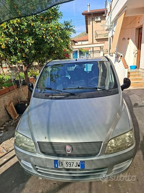 Usata Fiat Multipla 103 CV (75 kW) 2010 Grigio Monovolume