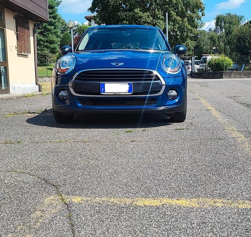 Usata Mini ONE 102 CV (75 kW) 2018 Blu Utilitaria