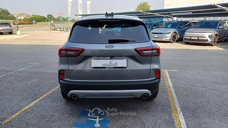 Usata Ford Kuga Titanium 151 CV (111 kW) 2024 Grigio SUV