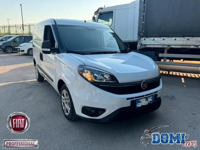 Bianco Usata 2017 Fiat Doblò Monovolume | 7499 € (Super prezzo) - Immagine 1/4