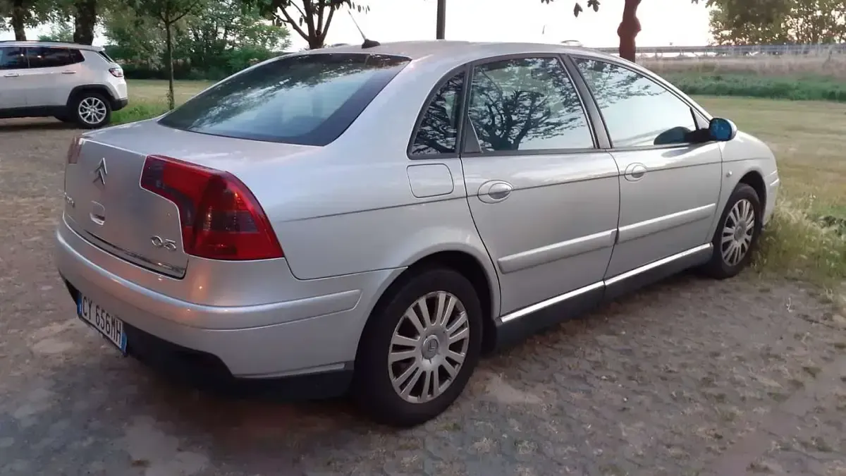 Usata Citroën C5 109 CV (80 kW) 2005 Argento Berlina