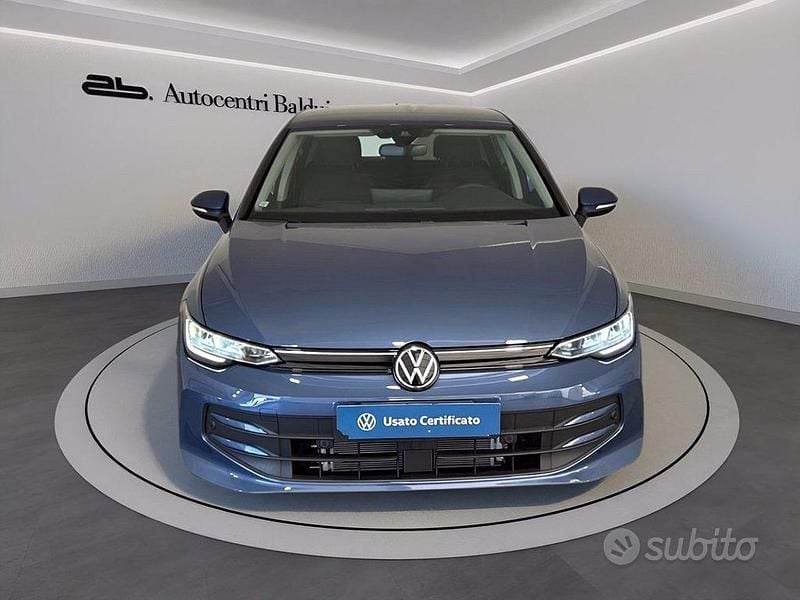 Usata VW Golf VIII Edition 150 CV (110 kW) 2024 Anemone blue metallizzato Berlina