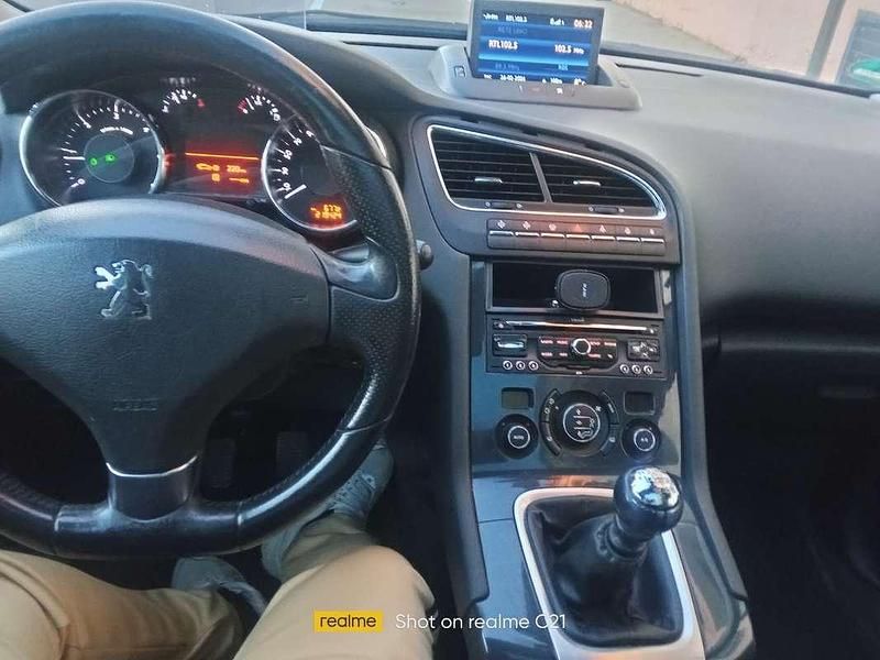 Usata Peugeot 5008 Premium 109 CV (80 kW) 2011 Monovolume