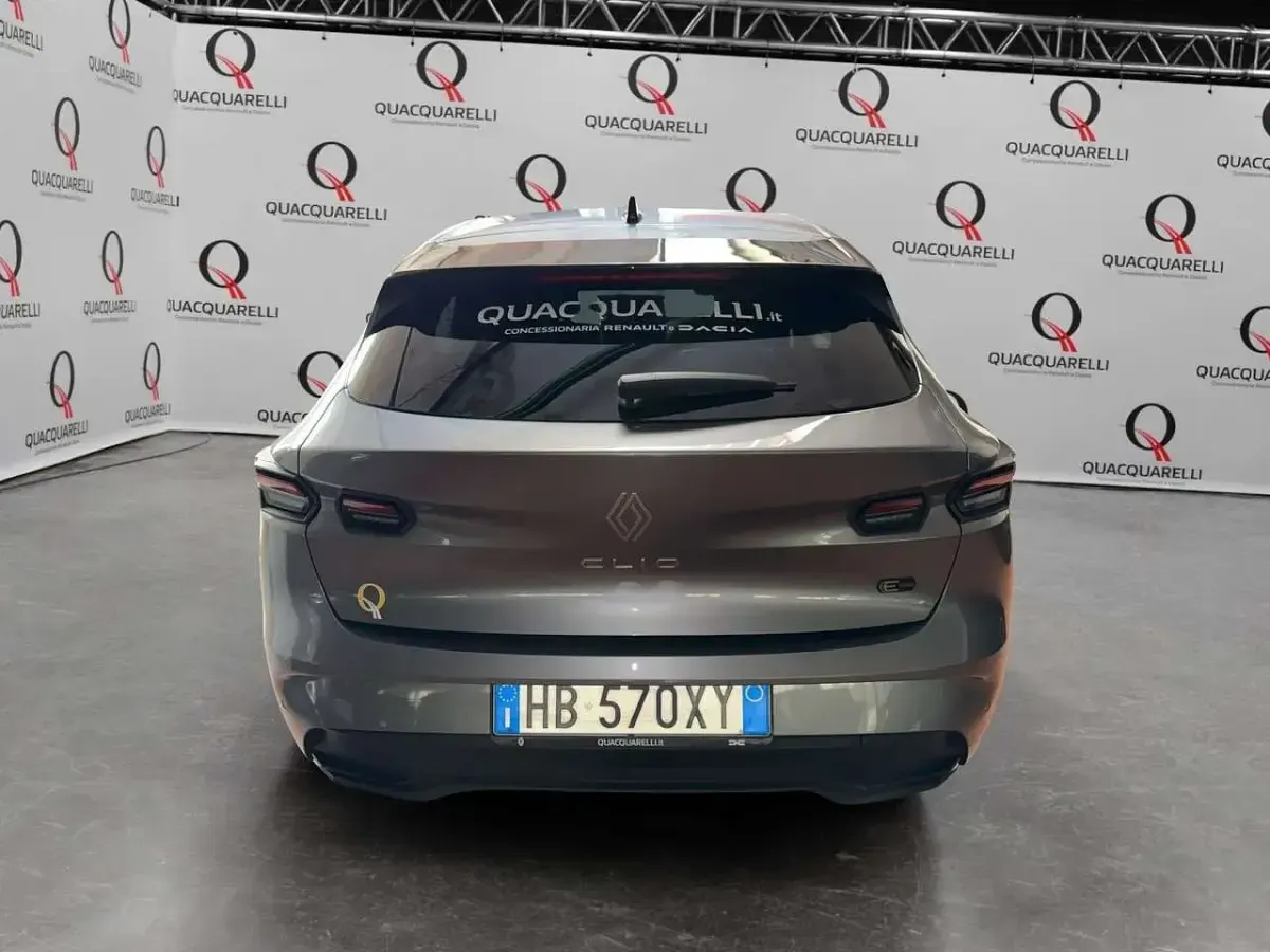 Usata Renault Clio V Techno 160 CV (117 kW) 2025 Grigio Berlina
