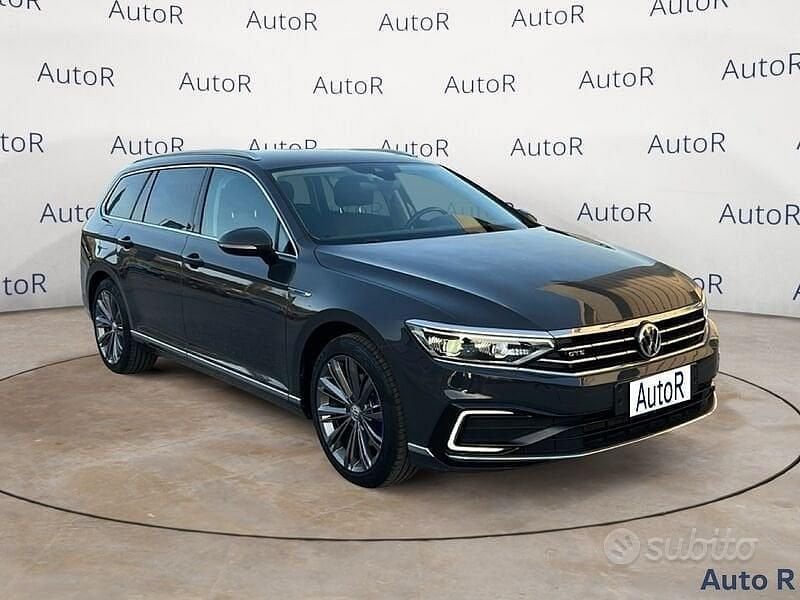 Usata VW Passat GTE 218 CV (160 kW) 2019 Grigio Station wagon