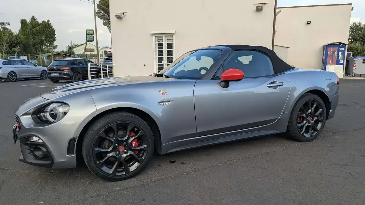 Usata Abarth 124 Spider 170 CV (125 kW) 2017 Grigio Cabrio
