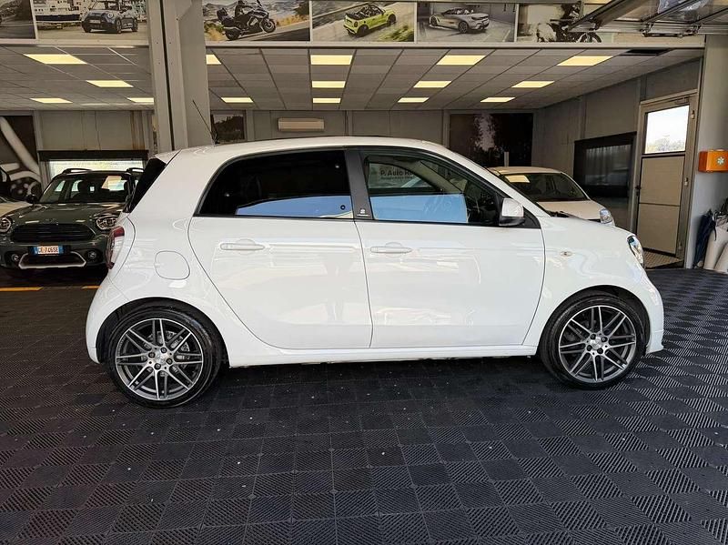 Usata Smart ForFour Brabus Xclusive 109 CV (80 kW) 2017 Bianco Utilitaria